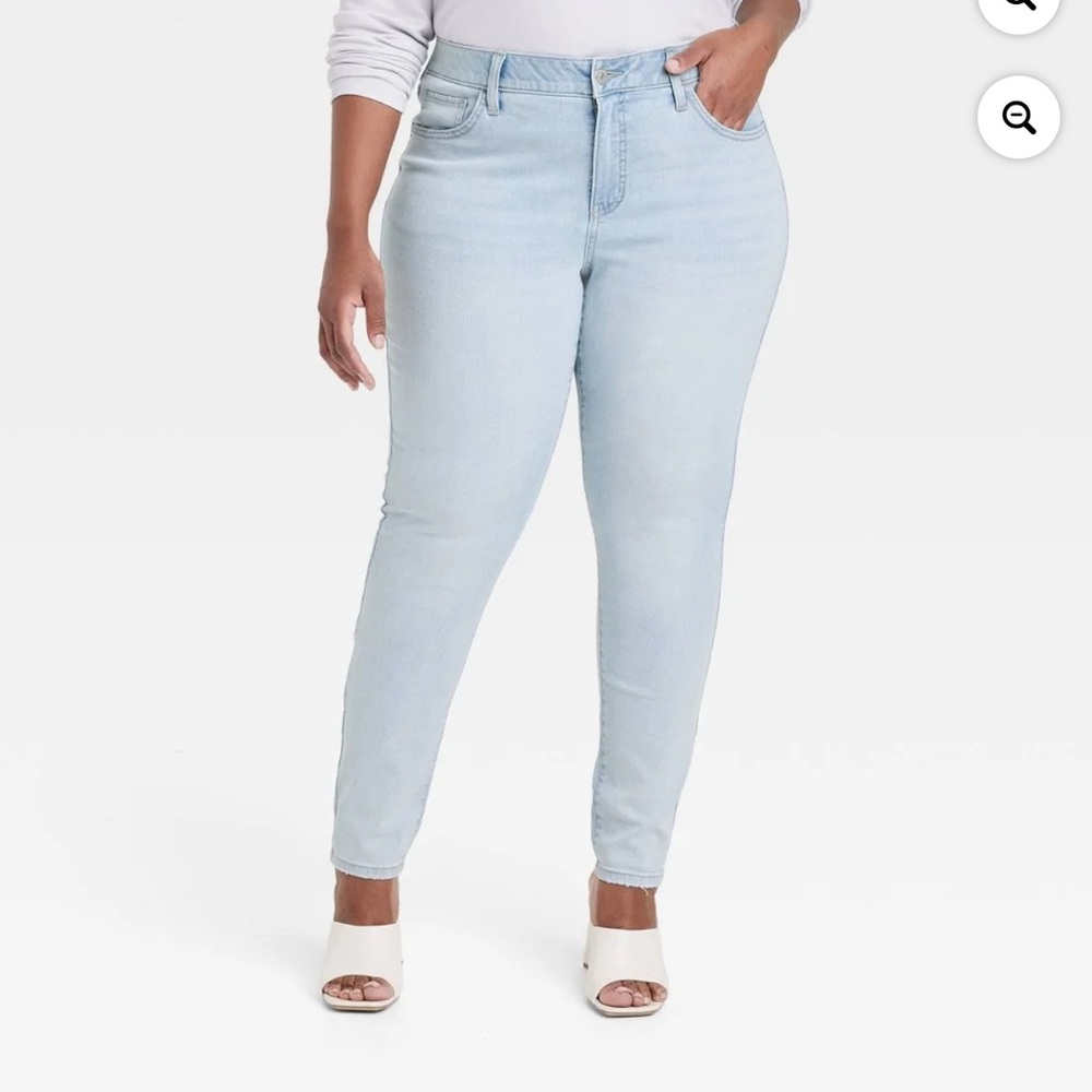 Ava & Viv Mid rise Skinny Jeans in size 20